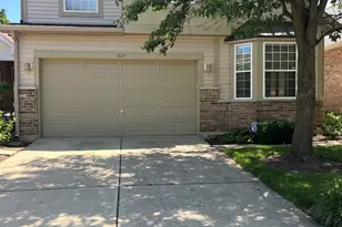 1617 Astor Ave, Oakbrook Terrace, IL 60181 - Photo 1