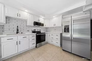 18055 Thomas Ln, Country Club Hills, IL 60478 - Photo 8