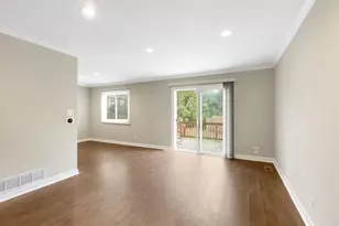608 Westwood Ct, Wheeling, IL 60090 - Photo 4