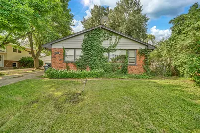 421 E Courtland Street, Mundelein, IL 60060 - Photo 2