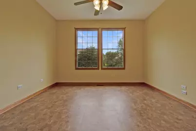 [Address not provided], Lindenhurst, IL 60046 - Photo 8