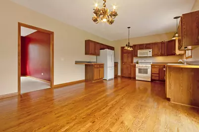 [Address not provided], Lindenhurst, IL 60046 - Photo 6