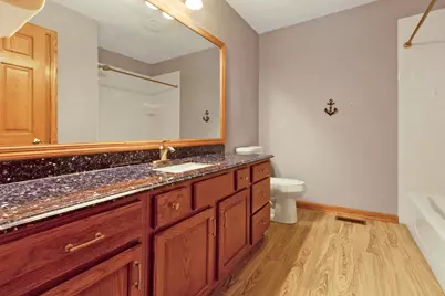 [Address not provided], Lindenhurst, IL 60046 - Photo 18