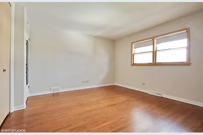 8732 W North Terrace, Niles, IL 60714 - Photo 6