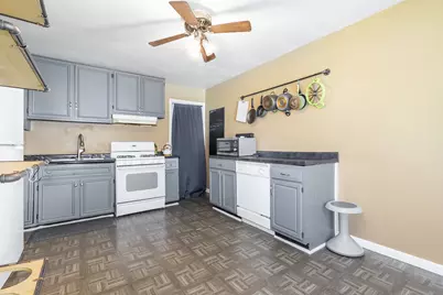 411 S Fulton Avenue, Bradley, IL 60915 - Photo 8