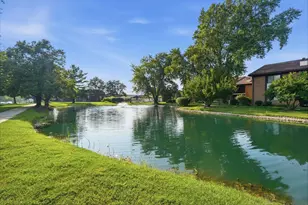 2204 Wharf Dr, Woodridge, IL 60517 - Photo 32