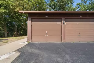 2204 Wharf Dr, Woodridge, IL 60517 - Photo 30