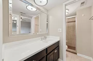 2204 Wharf Dr, Woodridge, IL 60517 - Photo 20