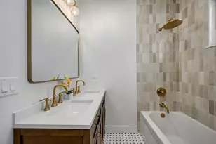 1907 W Berwyn Ave, Chicago, IL 60640 - Photo 24