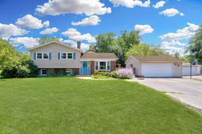 2420 SE Thornwood Drive, Lindenhurst, IL 60046 - Photo 1