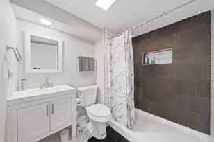 340 Dalton Ave, Mundelein, IL 60060 - Photo 12