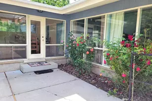 1958 Castlewood Rd, Highland Park, IL 60035 - Photo 24