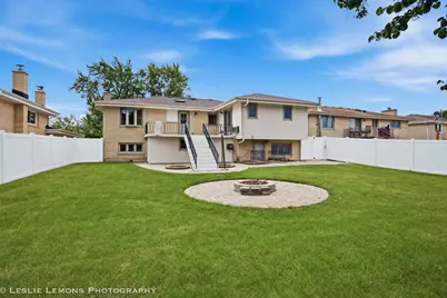 567 Irmen Drive, Wood Dale, IL 60191 - Photo 2