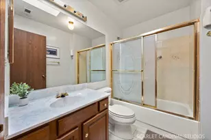 594 Elizabeth Dr, Wood Dale, IL 60191 - Photo 8