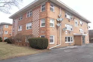 10931 S Lloyd Dr, Worth, IL 60482 - Photo 1