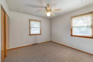 39 Arapaho Dr, Thornton, IL 60476 - Photo 10