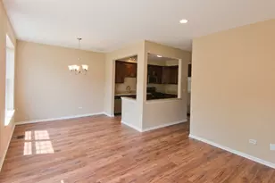 2927 White Thorn Cir, Naperville, IL 60564 - Photo 2