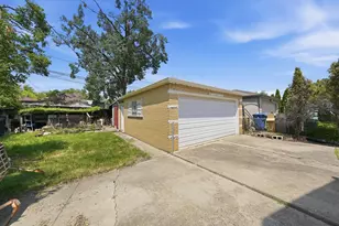 7048 W 72nd Pl, Chicago, IL 60638 - Photo 26
