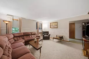 7048 W 72nd Pl, Chicago, IL 60638 - Photo 4
