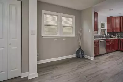 110 Hunters Path, Lake in the Hills, IL 60156 - Photo 6