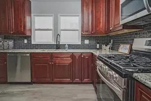 110 Hunters Path, Lake in the Hills, IL 60156 - Photo 8