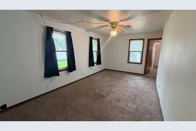 409 N Barber Avenue, Polo, IL 61064 - Photo 12