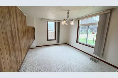 409 N Barber Avenue, Polo, IL 61064 - Photo 16