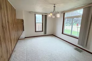 409 N Barber Ave, Polo, IL 61064 - Photo 16