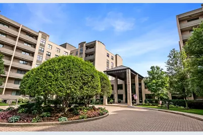4545 W Touhy Avenue #325w, Lincolnwood, IL 60712 - Photo 1