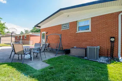 327 W Holly Court, Glenwood, IL 60425 - Photo 8
