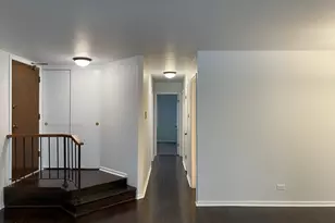 905 Knottingham Dr, Schaumburg, IL 60193 - Photo 2