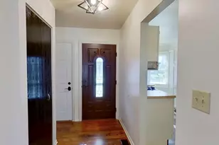 601 Topeka Ct, Carol Stream, IL 60188 - Photo 2