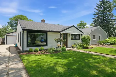 905 N Douglas Avenue, Arlington Heights, IL 60004 - Photo 2