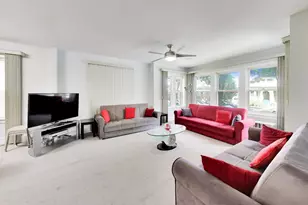 6718 N Campbell Ave, Chicago, IL 60645 - Photo 8