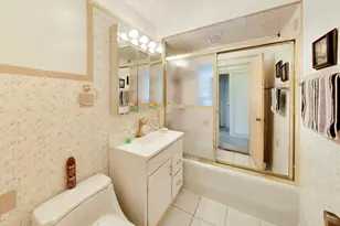 6718 N Campbell Ave, Chicago, IL 60645 - Photo 18