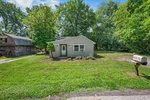 1325 Louise St, Crystal Lake, IL 60014 - Photo 2