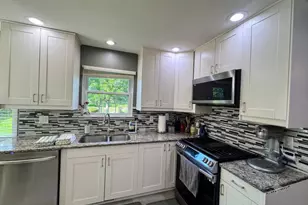 115 E Fabish Dr, Buffalo Grove, IL 60089 - Photo 8