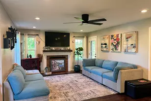 115 E Fabish Dr, Buffalo Grove, IL 60089 - Photo 2