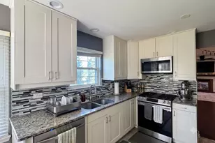 115 E Fabish Dr, Buffalo Grove, IL 60089 - Photo 10