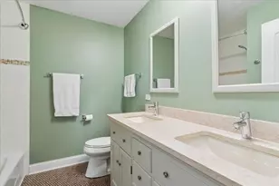 6940 N Mendota Ave, Chicago, IL 60646 - Photo 22
