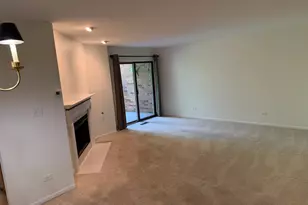 986 West Ct, Naperville, IL 60563 - Photo 2