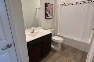 922 Darwin St, North Aurora, IL 60542 - Photo 8