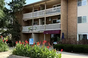 930 Beau Dr, Des Plaines, IL 60016 - Photo 1