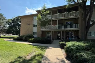 930 Beau Dr, Des Plaines, IL 60016 - Photo 2