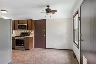 1539 Foxhill Rd, Naperville, IL 60563 - Photo 12