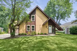 1539 Foxhill Rd, Naperville, IL 60563 - Photo 1