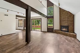 1539 Foxhill Rd, Naperville, IL 60563 - Photo 6
