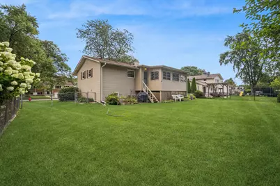 1305 E Sanborn Drive, Palatine, IL 60074 - Photo 26