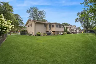 1305 E Sanborn Dr, Palatine, IL 60074 - Photo 26