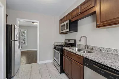 9121 S Utica Avenue, Evergreen Park, IL 60805 - Photo 6